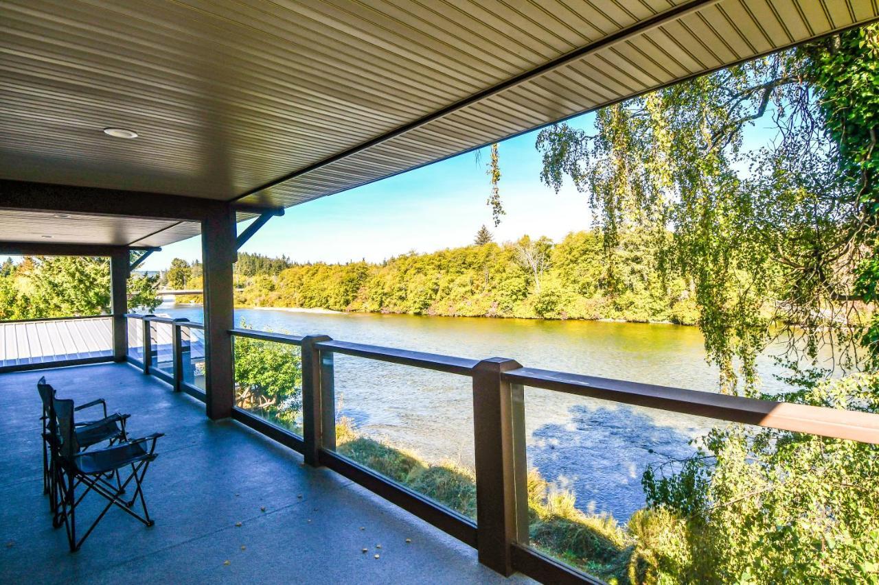 Chateau Riverside Campbell River Esterno foto